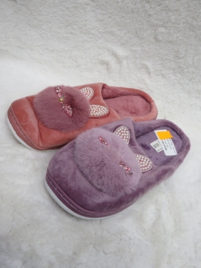 Kapcie damskie ocieplane (36-41) M-28 MIX