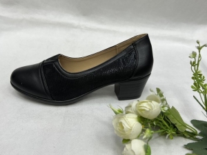 Półbuty damskie na obcasie (36-41) TD22-1 BLACK