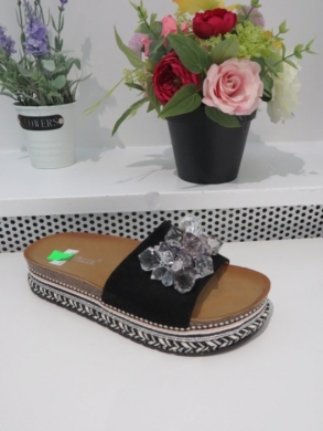 Klapki damskie na koturnie (36-41) 20-378 BLACK