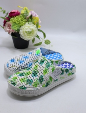 Kroksy damskie (37-41) D37 MIX