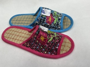 Kapcie damskie (36-41) S18 MIX