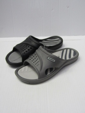 Basenówki męskie (41-46) M675 MIX