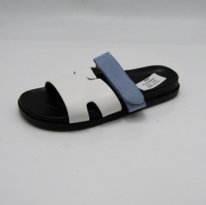 Klapki damskie na płaskim (36-41) R-103 WHITE