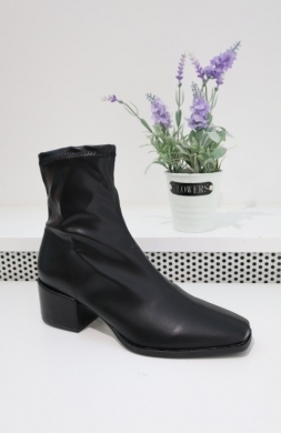 Botki damskie na obcasie (36-41) 2592A BLACK