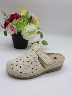Klapki damskie na koturnie (36-42) D21208-4