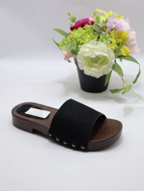 Klapki damskie na płaskim (36-41) DM523 BLACK
