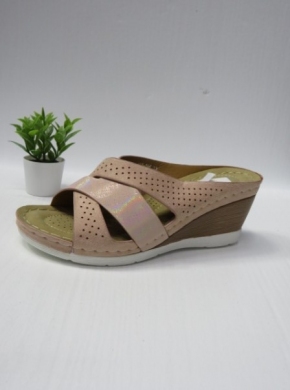 Klapki damskie na koturnie (36-41) N22-896 PINK