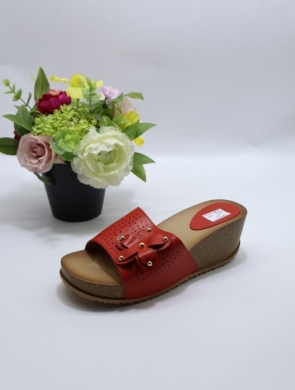 Klapki damskie na koturnie (36-41) DM-18 RED