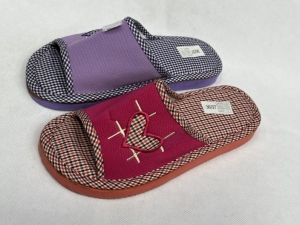 Kapcie damskie (36-41) S19-7 MIX