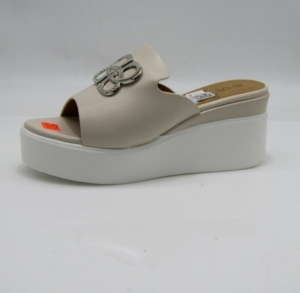 Klapki damskie na koturnie (36-41) CH-006 BEIGE