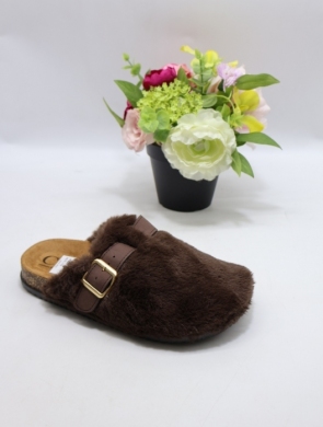 Klapki damskie z futerkiem (36-41) 77-650 BROWN