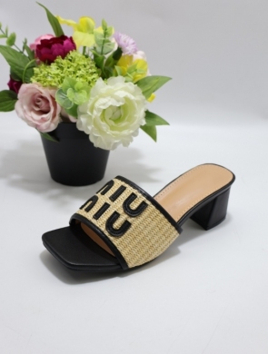 Klapki damskie na obcasie (36-41) 18001 BLACK