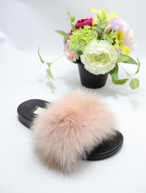 Klapki damskie z futerkiem (36-41) 8080 PINK