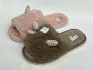 Kapcie damskie (36-41) 2021-8 MIX