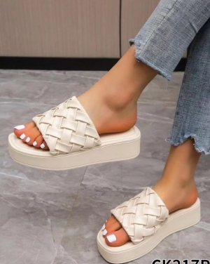 Klapki damskie na koturnie (36-41) CK217 BEIGE