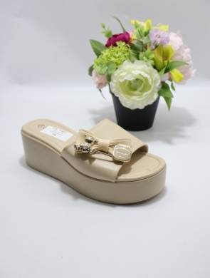 Klapki damskie na koturnie (36-41) 11312 BEIGE