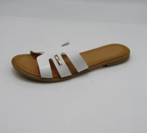 Klapki damskie na płaskim (36-41) DM62 WHITE