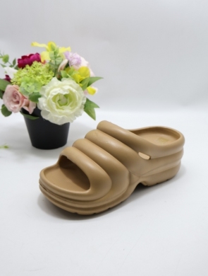 Klapki damskie na płaskim (36-41) F-55555 KHAKI