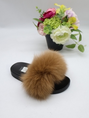 Klapki damskie z futerkiem (36-41) 8080 BROWN