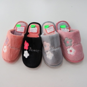 Kapcie damskie ocieplane (36-41) YF-05 MIX