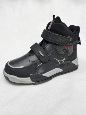 Buty sportowe chłopięce ocieplane (32-37) P813 BLACK/RED