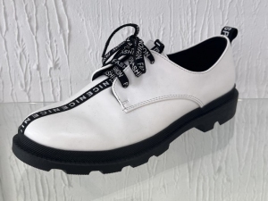 Półbuty damskie na płaskim (36-41) GD-XR-130 WHITE