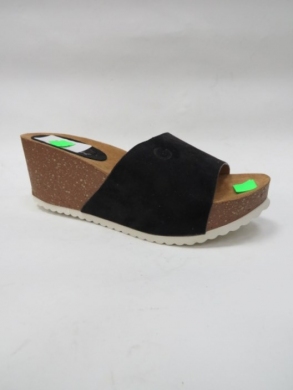 Klapki damskie na koturnie (36-41) 8282 BLACK