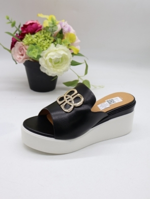 Klapki damskie na koturnie (36-41) 9726 BLACK