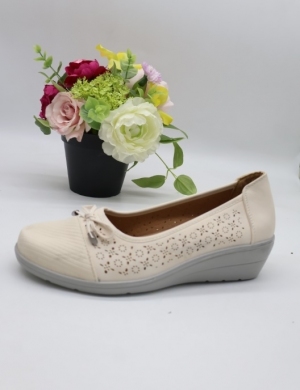 Półbuty damskie na koturnie (36-42) JD567 BEIGE