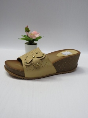 Klapki damskie na koturnie (36-41) DM-18 BEIGE