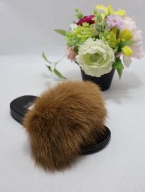 Klapki damskie z futerkiem (36-41) 8080 BROWN