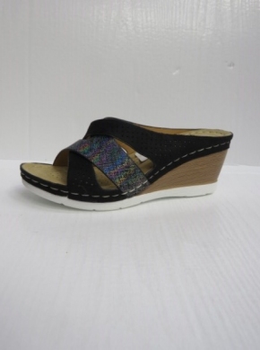 Klapki damskie na koturnie (36-41) N22-896 BLACK