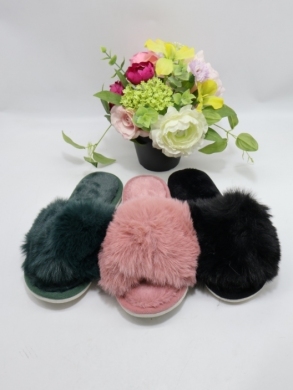 Kapcie damskie ocieplane (36-41) E689 MIX